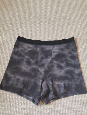 PINK Victoria's Secret Gray Tie-Dye Ribbed Boxer Shorts